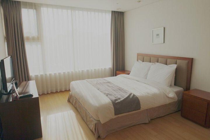 Room 7 of 34