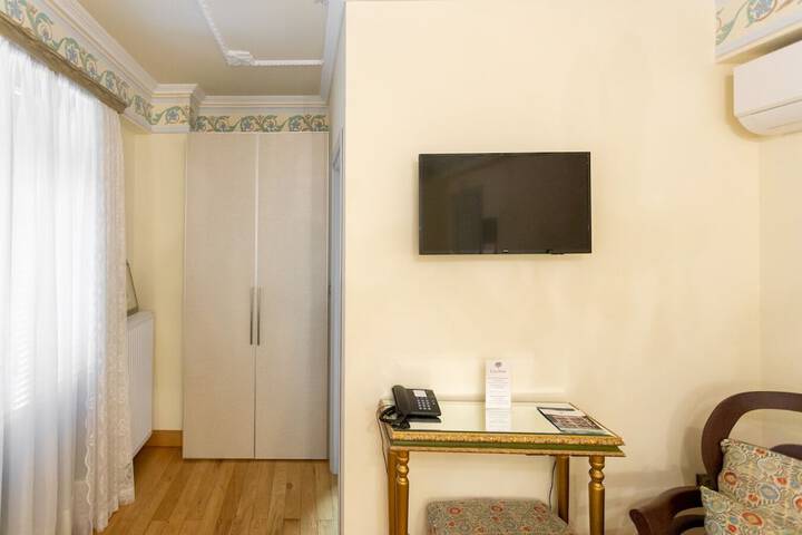 Room 19 of 60