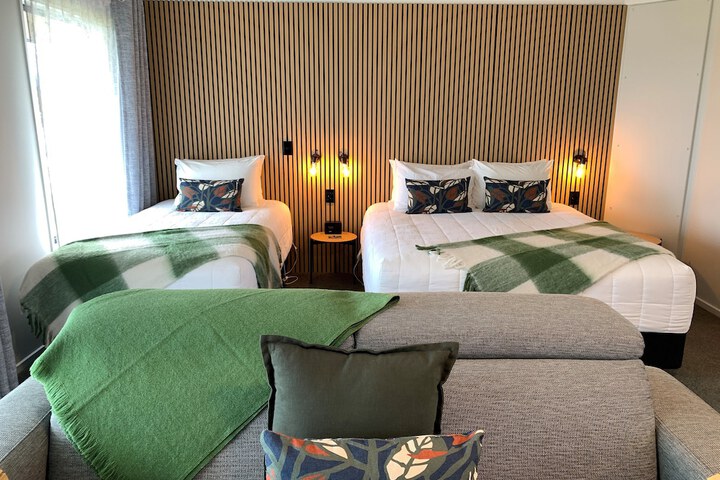 Room 8 of 83