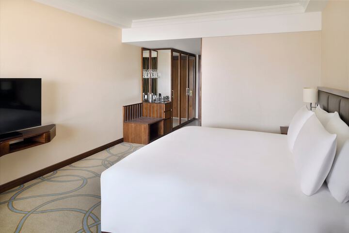 Room 27 of 180