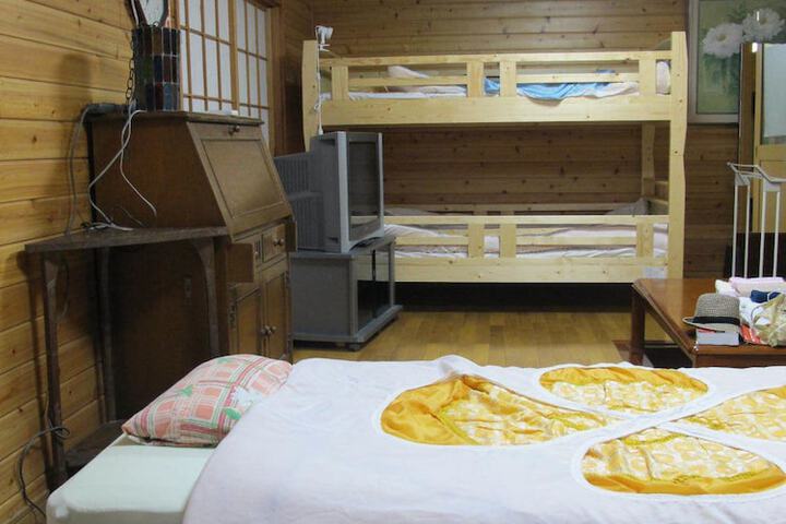 Room 2 of 51