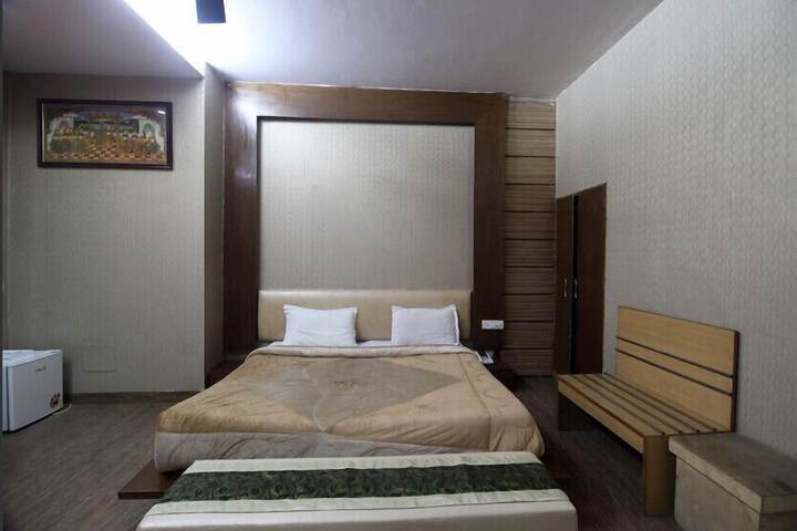 Room 3 of 5