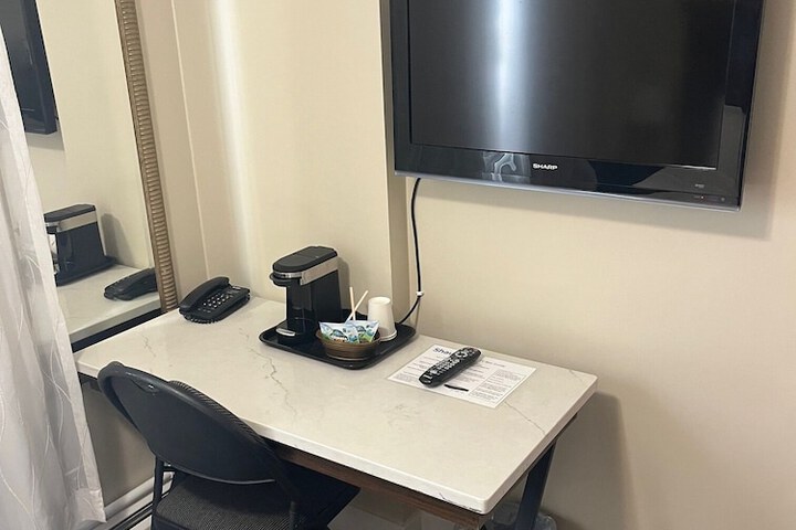 Room 13 of 50