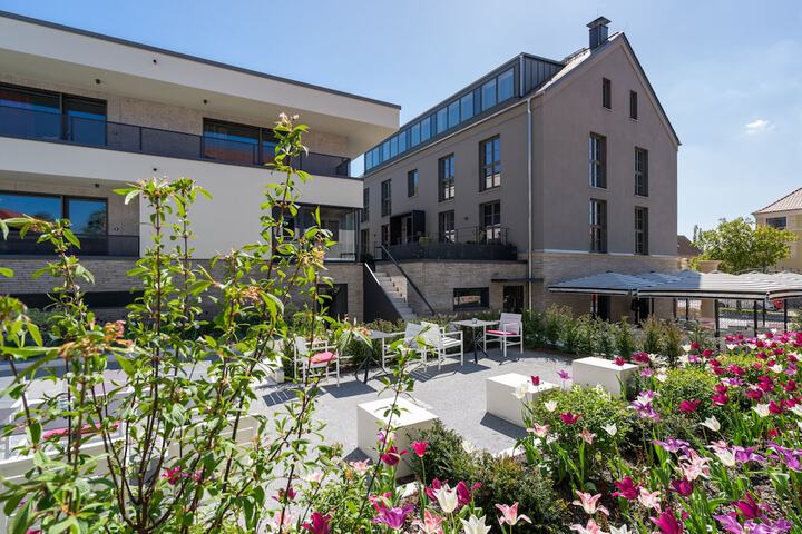 Hotel Exterior 156 of 173
