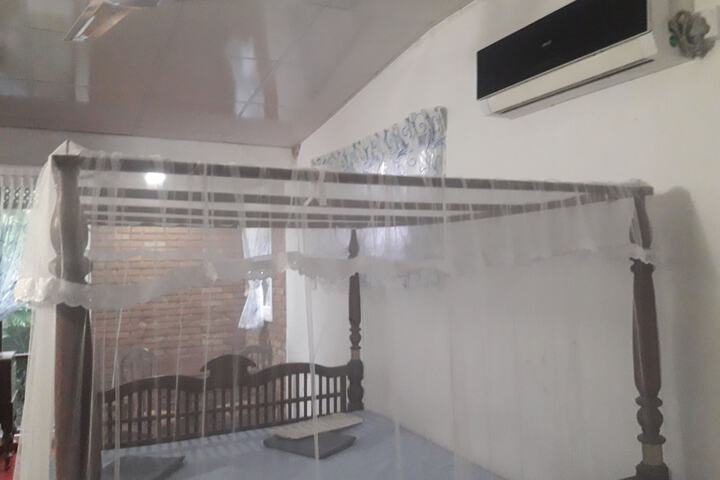 Room 25 of 49