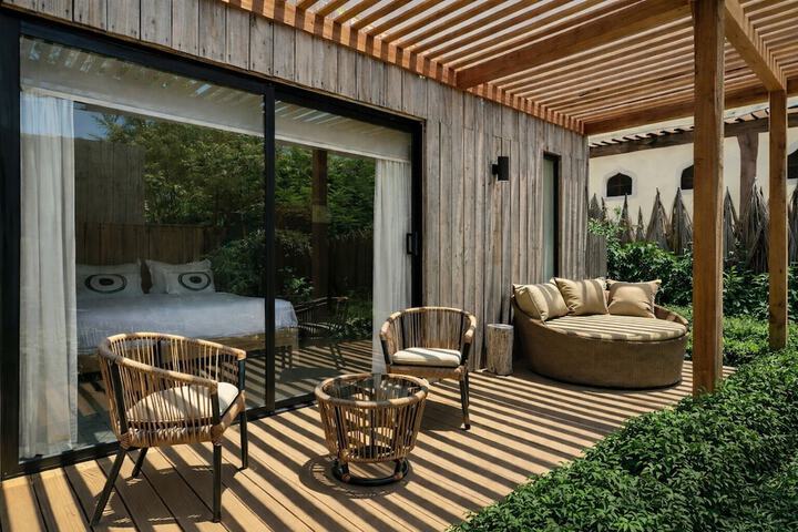 Terrace/Patio 11 of 32