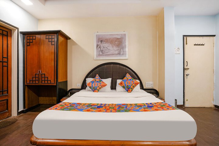 Room 9 of 27