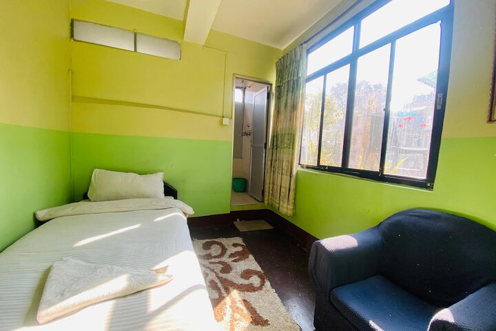 Room 8 of 28