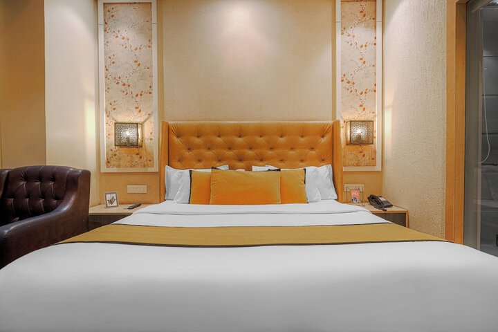 Room 38 of 77
