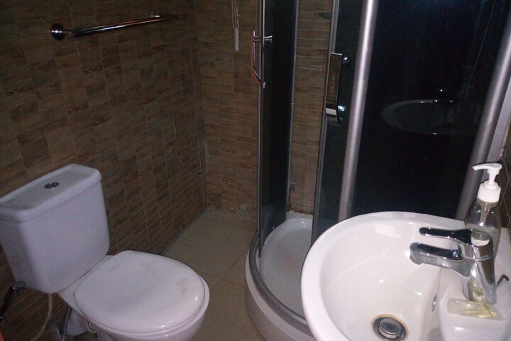 Room 13 of 16