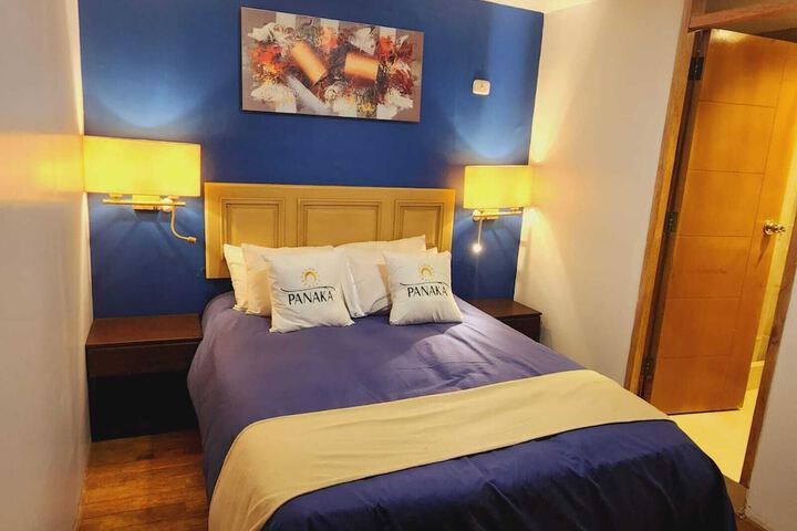 Room 6 of 10