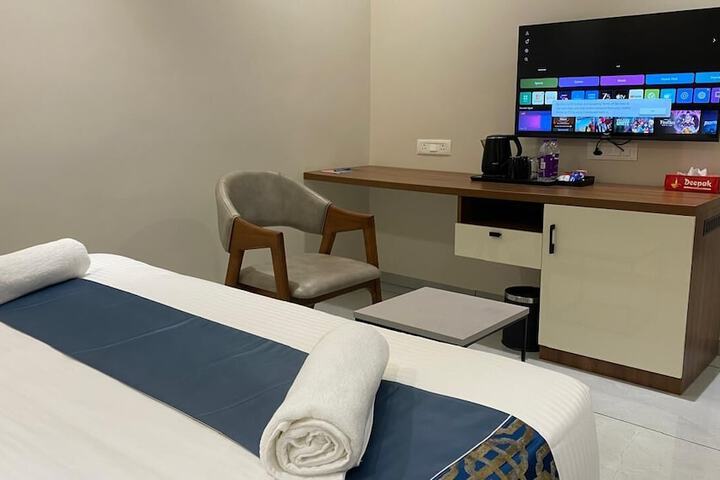 Room 6 of 20