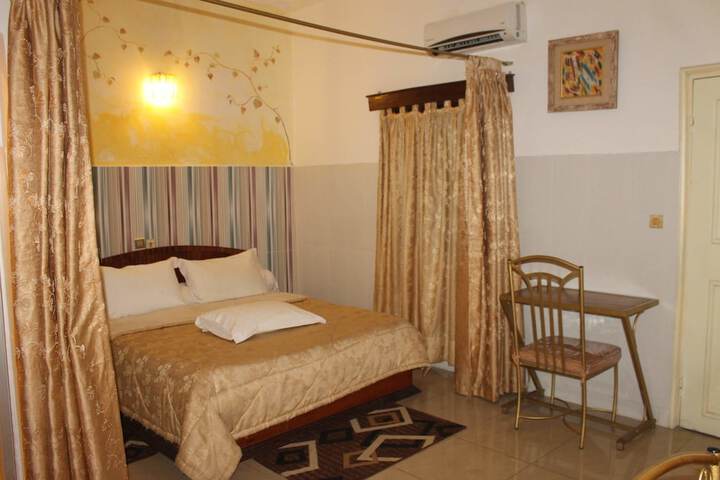 Room 6 of 20