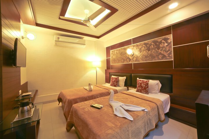Room 4 of 32