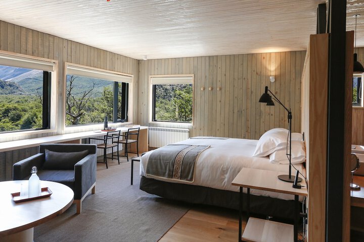 Room 4 of 28