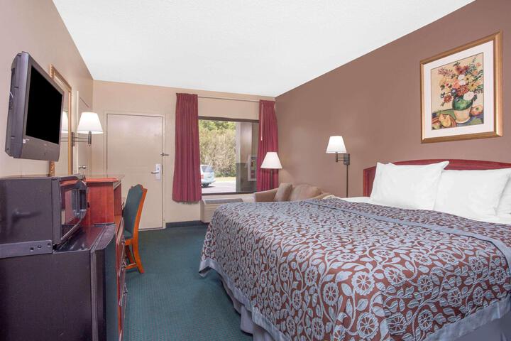 1 King Bed (1 of 9)