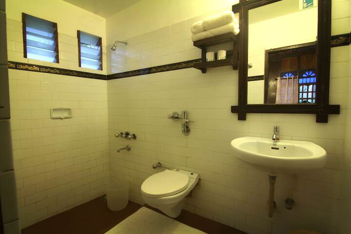 Room 17 of 35