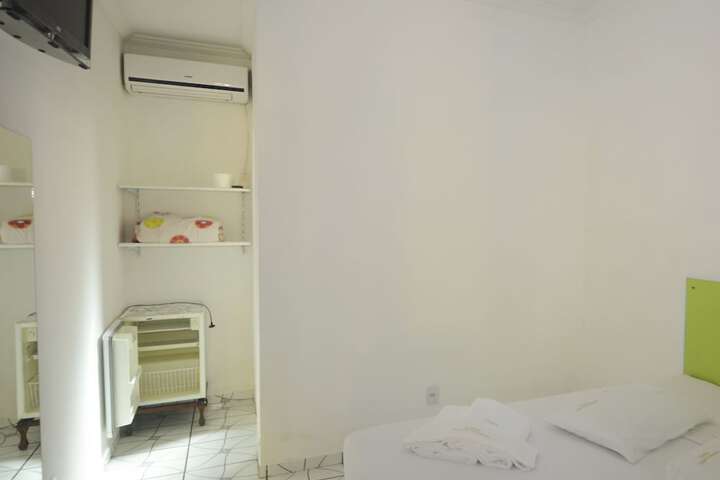 Room 8 of 39