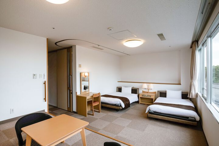 Room 7 of 92
