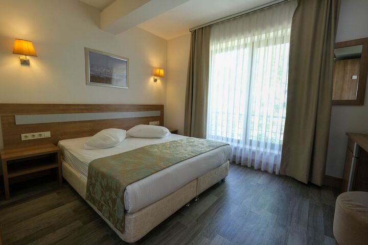 Room 15 of 38