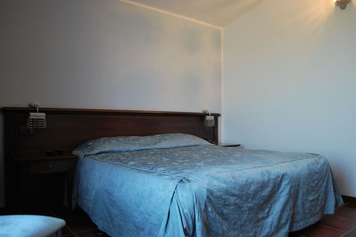 Room 10 of 31