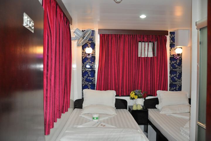 Room 10 of 56