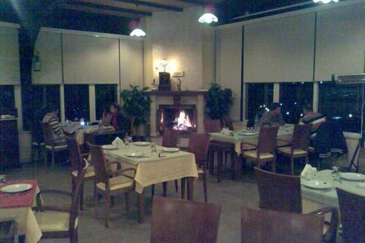 Dining 36 of 62