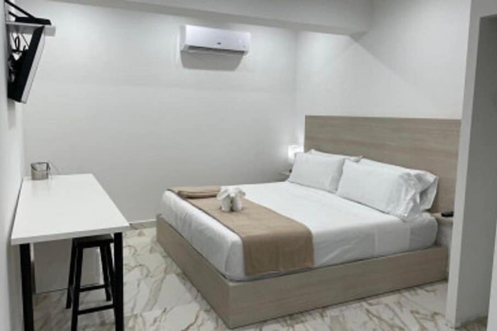 Room 16 of 40