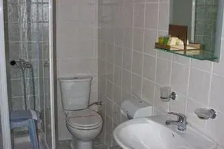 Room 8 of 11