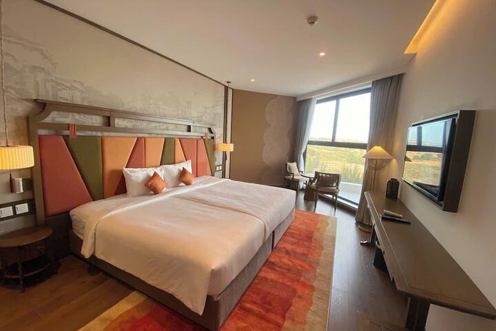 Room 10 of 63