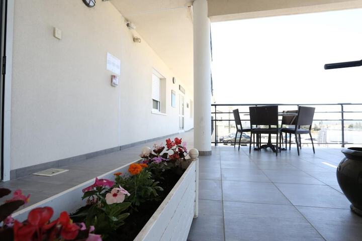 Terrace/Patio 24 of 64