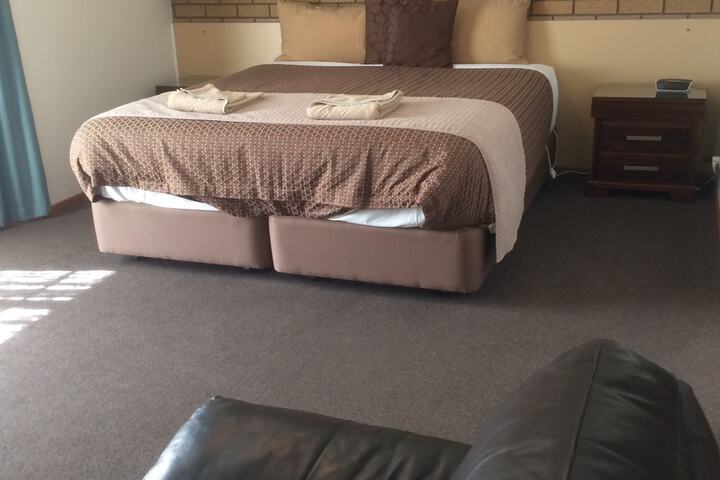 Room 5 of 64