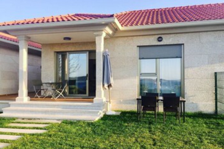 Casa con Jardín a 50m de la Playa en Hío