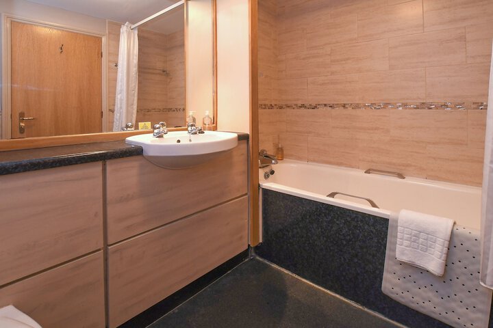 Room 169 of 216