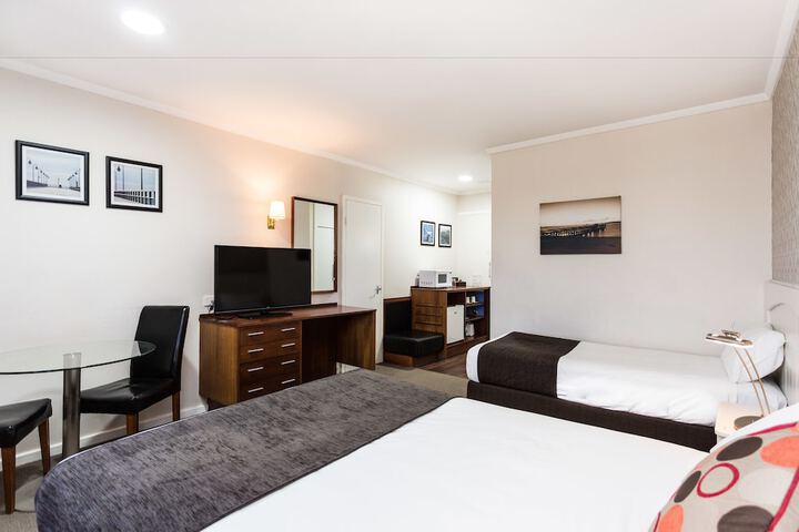 Room 16 of 49