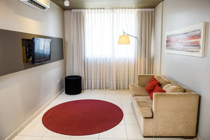 Room 4 of 39
