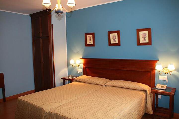 Room 4 of 25