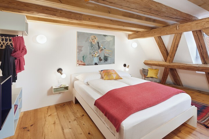 Room 17 of 169