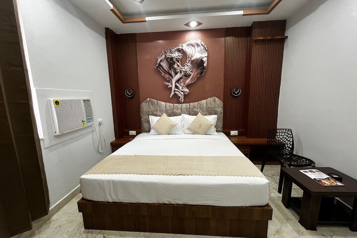 Room 14 of 24