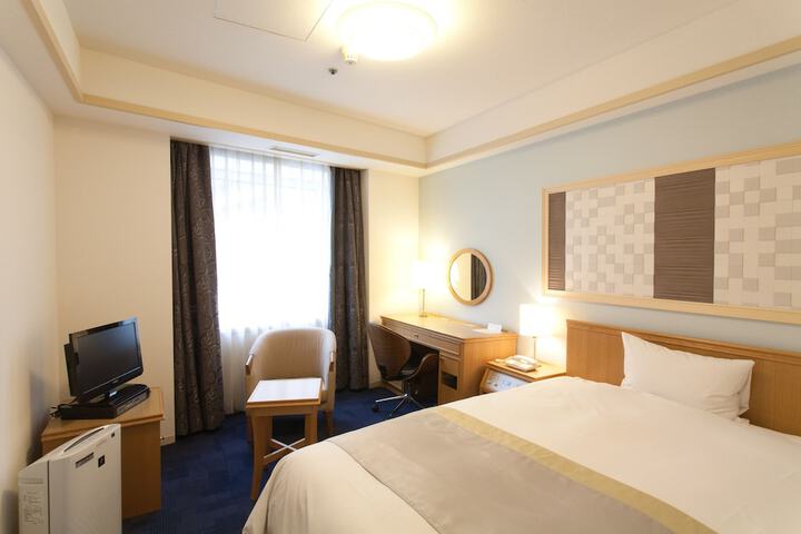 Room 3 of 67