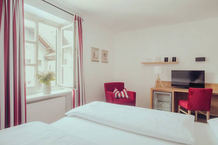 Room 14 of 87