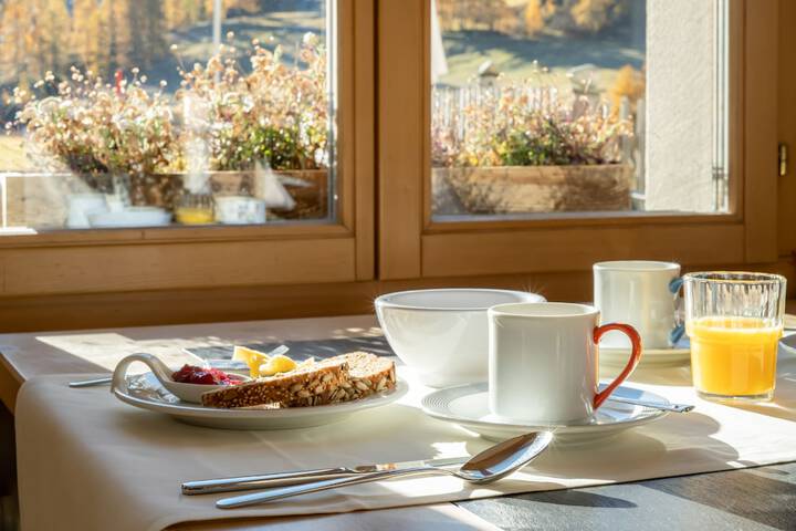 Breakfast/Coffee Service 34 of 68