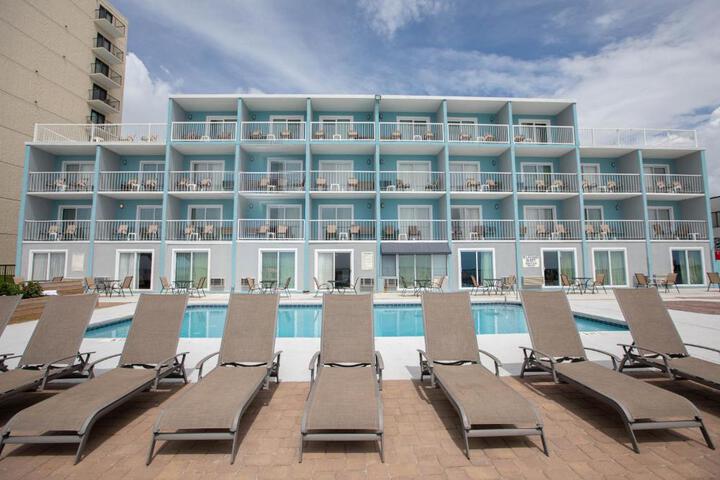 2 Queen Beds Oceanfront (6 of 12)