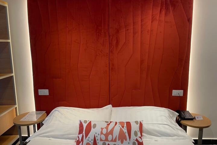 Room 23 of 49
