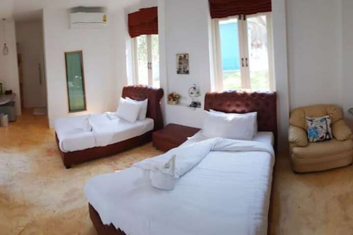 Room 9 of 30