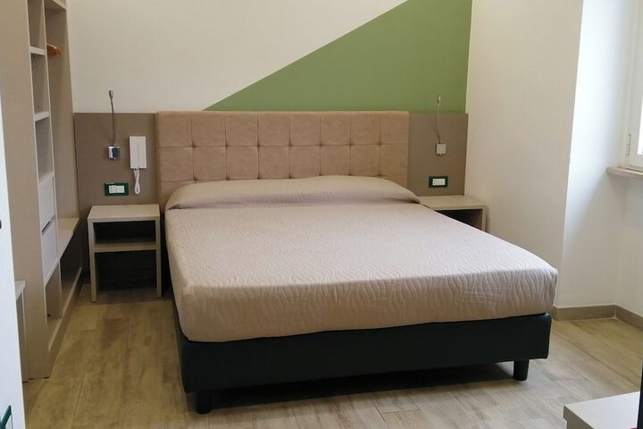 Room 20 of 98