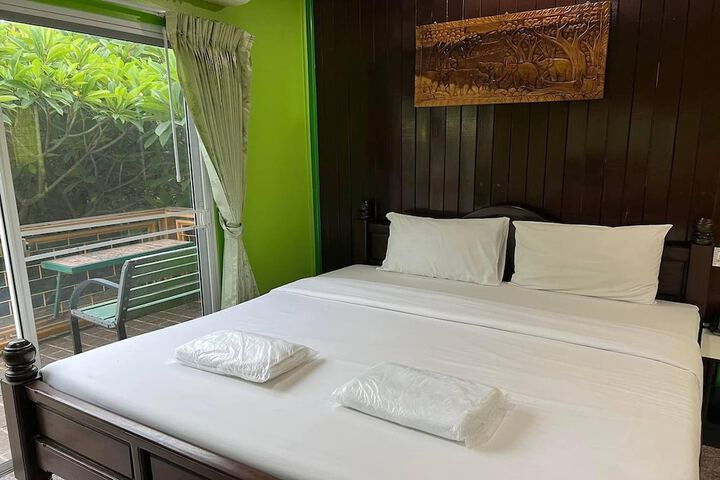 Room 15 of 108