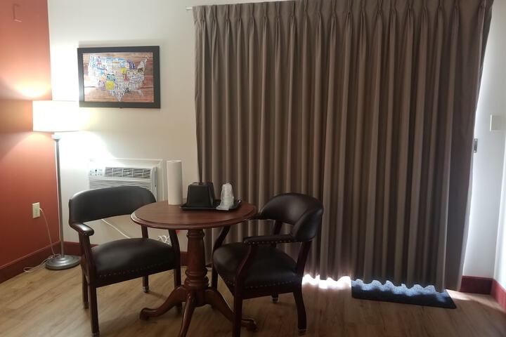 Room 17 of 38