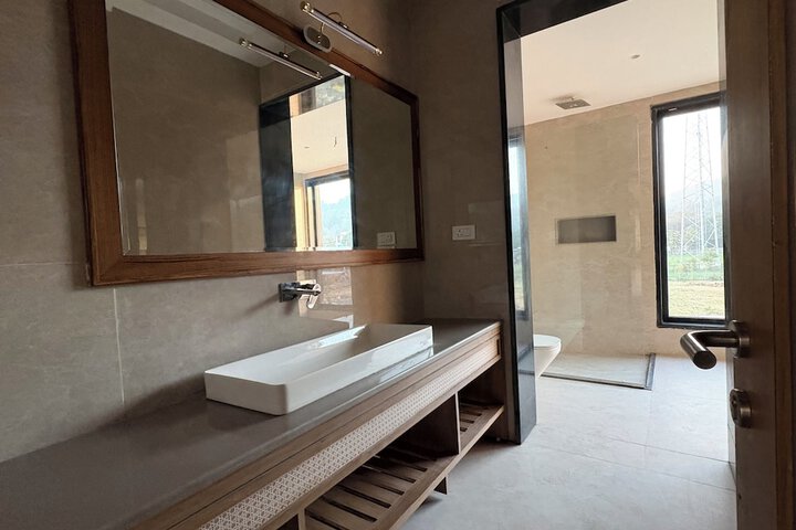 Room 14 of 28