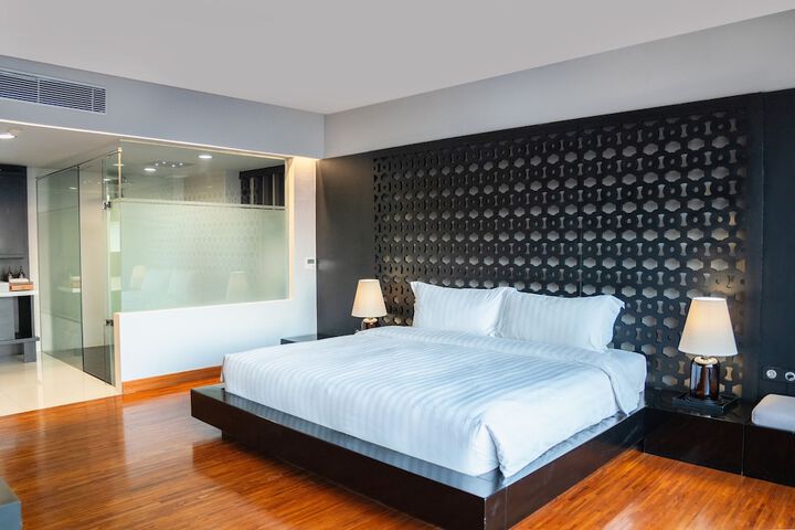 Room 16 of 59